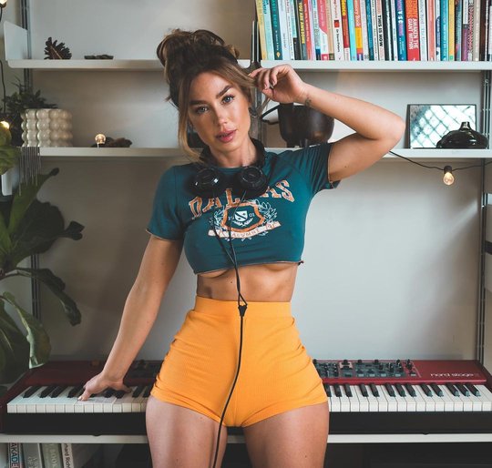 eliza rose lifestyle - eliza rose watson 19